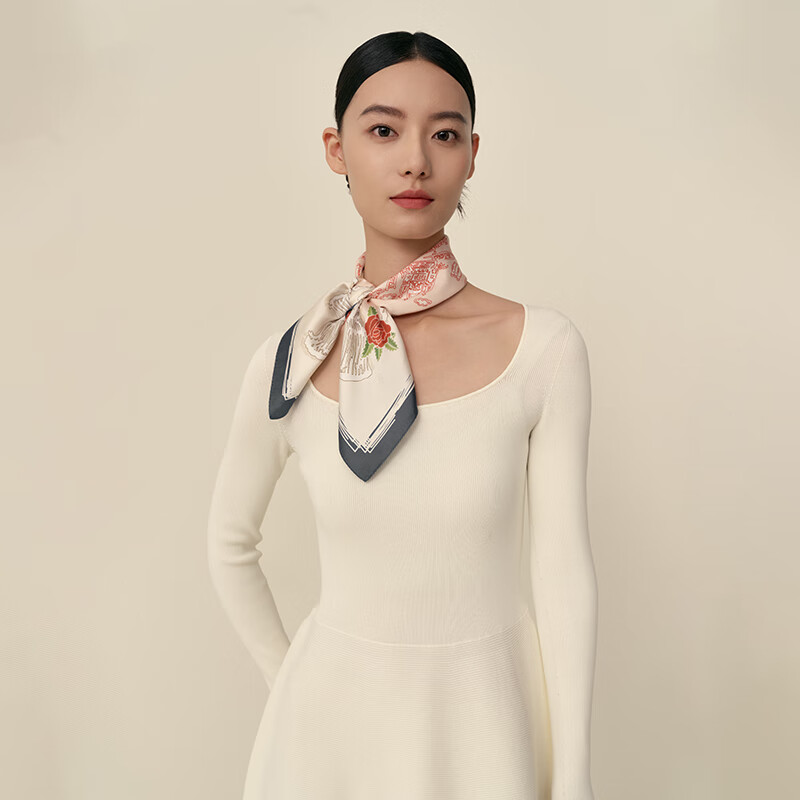 万事利2024春夏双面印花中方巾-诗影玫瑰